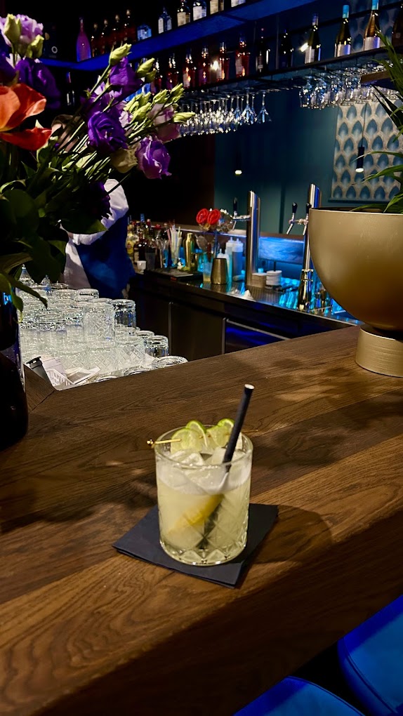 Cafe Charade Ambiente